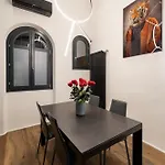 Apartament Luxury House In Marchesana 100 Mq
